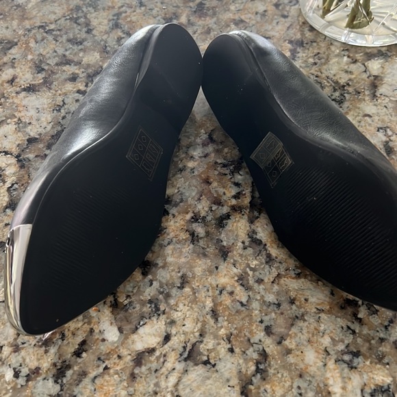 Deena &Ozzy Black Flats - Picture 2 of 2